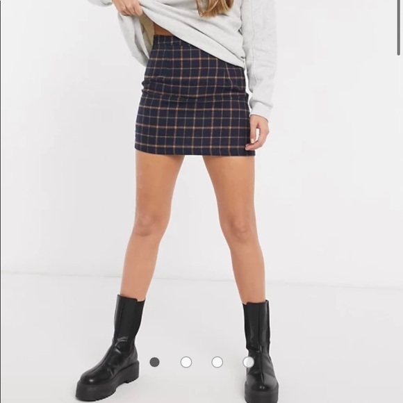 Plaid mini skirt - Picture 2 of 2